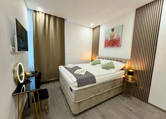 Little Downtown Apartment